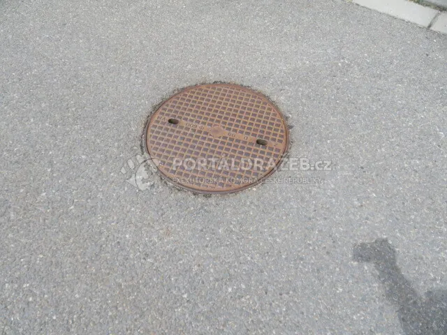 Dražba podílu id. 1/12 na RD se zahradou v obci Vracov, okres Hodonín