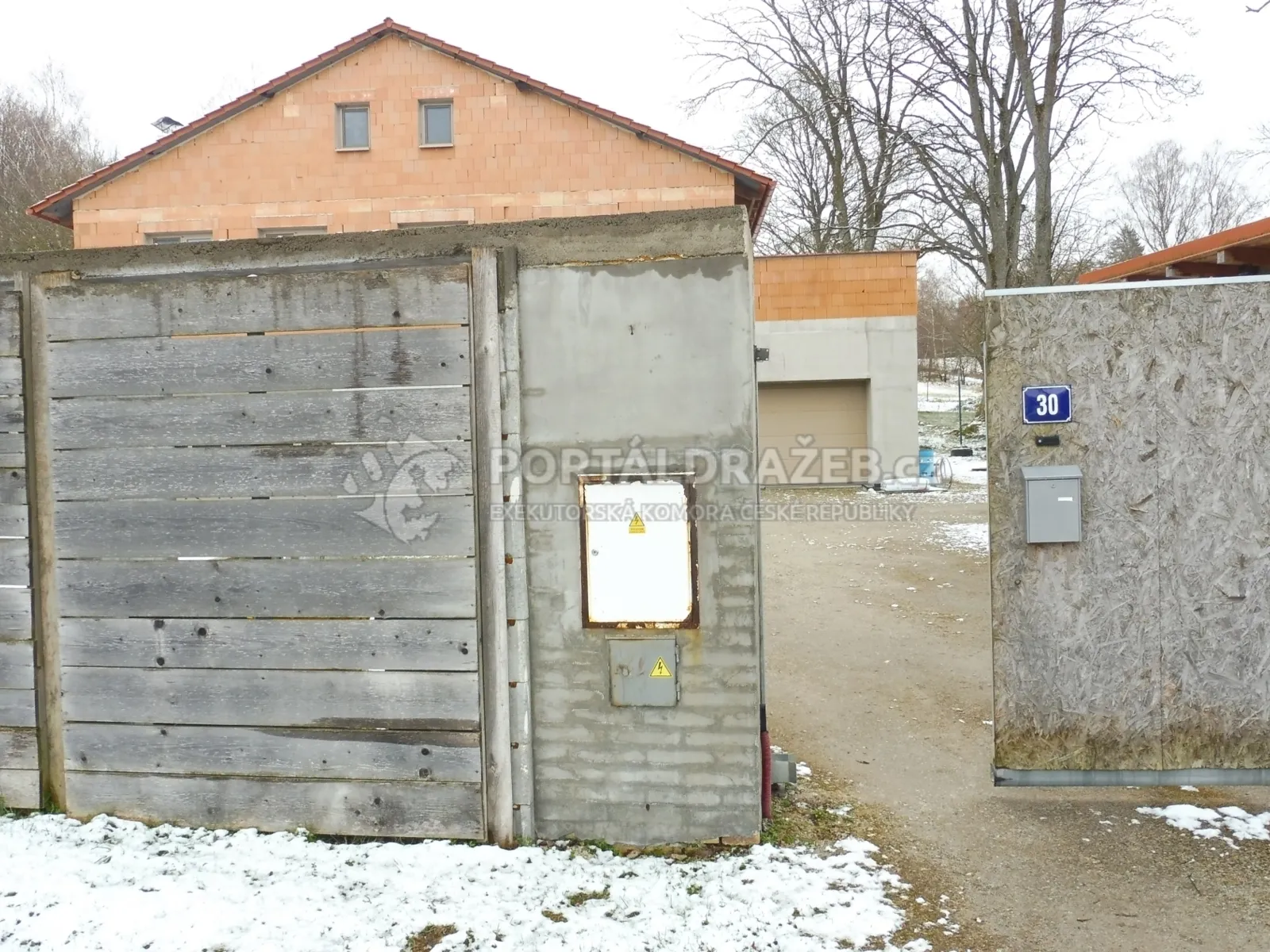 Rodinný dům se zahradou, obec Číměř