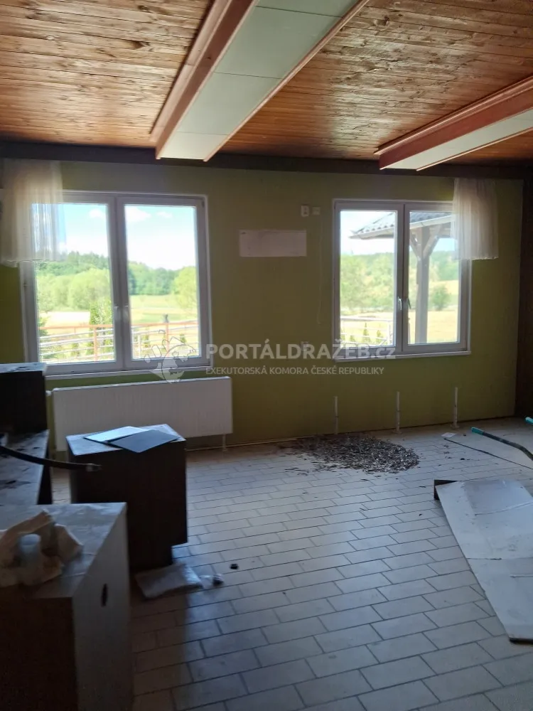 Komerční objekt s pozemky Podomí, okr, Vyškov