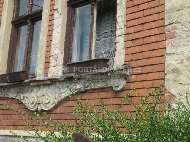 Dražba spoluvlastnického podílu ve výši 1/3 na rodinném domě s garáží a se zahradou v Jablonci nad Nisou