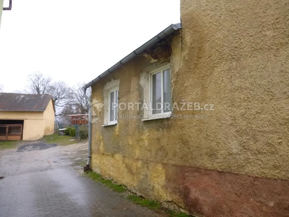 Spoluvlastnický podíl 1/2 na rodinném domu č.p. 198 v k.ú. Dolní Žandov, Cheb