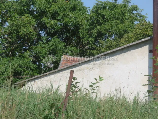 Dražba spoluvlastnického podílu ve výši 1/2 na zem. usedlosti se zahradou v obci Sovolusky, okr. Pardubice