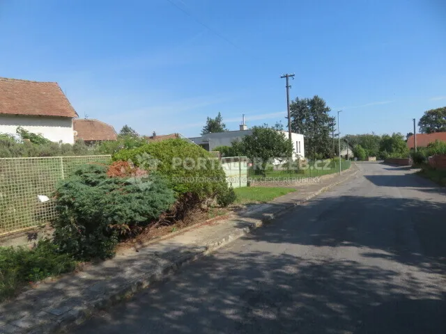 Dražba spoluvlastnického podílu ve výši 1/2 na zem. usedlosti se zahradou v obci Sovolusky, okr. Pardubice