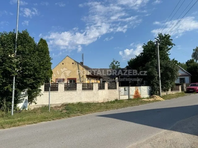 Rodinný dům č.p. 33, k.ú. Horní Slověnice, obec Lišov