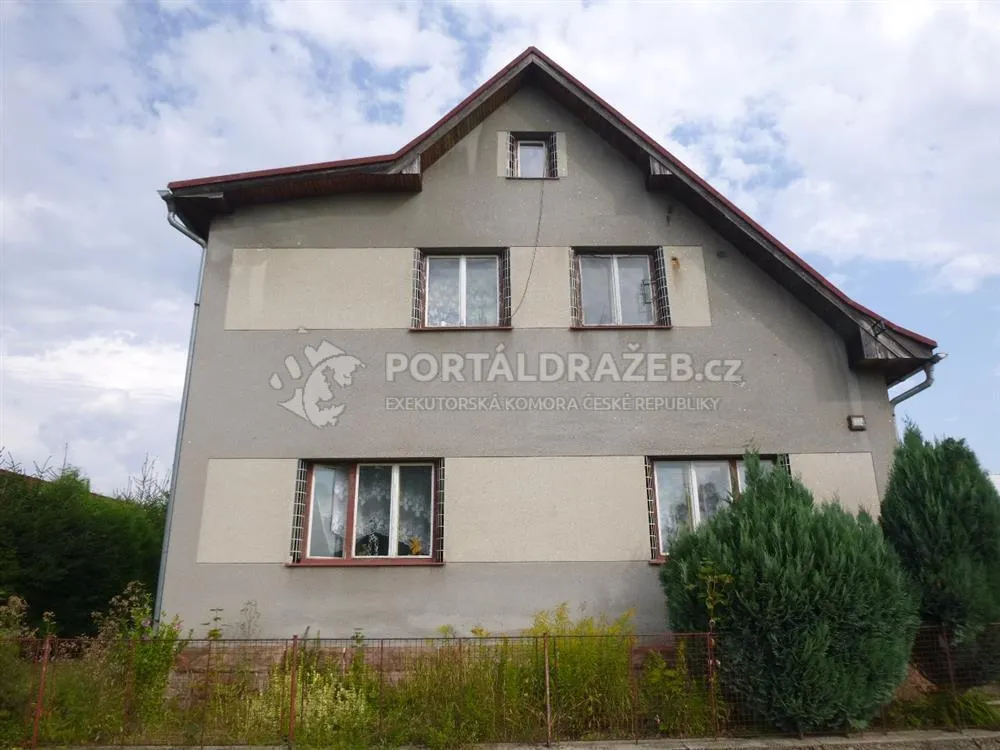 Dražba spoluvlastnického podílu ve výši 1/6 na rodinném domě se zahradou, okres Lomnice nad Popelkou