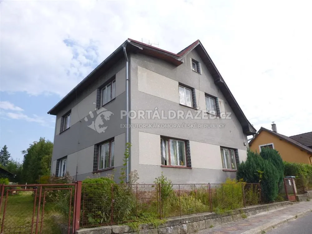 Dražba spoluvlastnického podílu ve výši 1/6 na rodinném domě se zahradou, okres Lomnice nad Popelkou