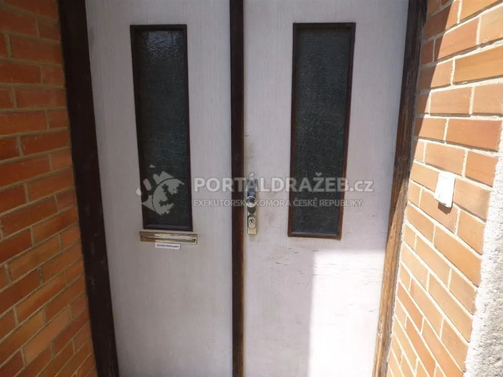 Dražba id. 1/2 pozemku p.č. 424 - zastavěná plocha a nádvoří, jehož součástí je stavba Chrlice č.p.339 rod. dům, a pozemku p.č. 425 - zahrada