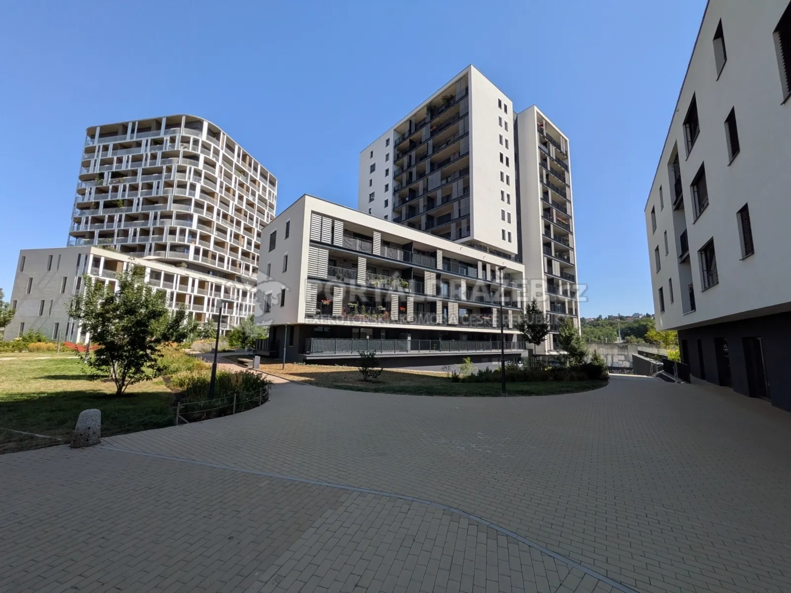Byt 3+kk s parkovacím stáním - Praha - Modřany