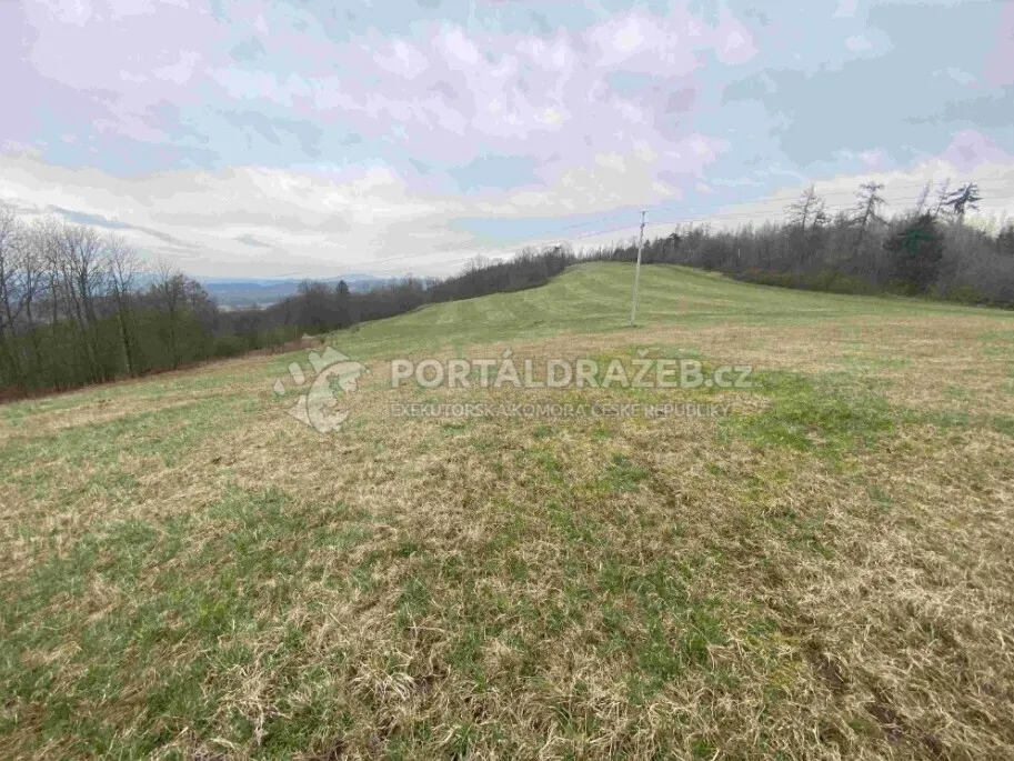 Pozemek o velikosti 14714m2, Vesec pod Kozákovem