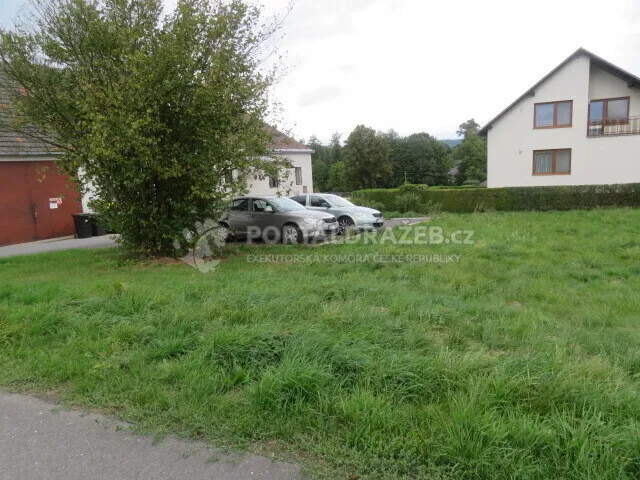 Podíl 1/2 zahrady v obci Žichlínek
