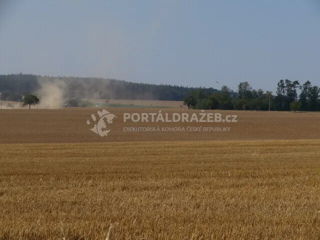Soubor pozemků v obci Zdislavice, k.ú. Zdislavice u Vlašimi, okr. Benešov