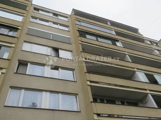 Dražba spoluvlastnického podílu na bytu ve výši id. ½, Praha