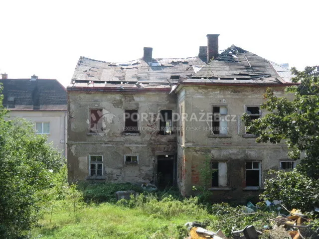 Samostatně stojící bytový dům č.p. 226, Krásná Lípa