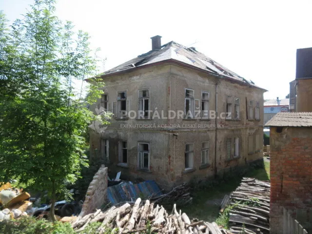Samostatně stojící bytový dům č.p. 226, Krásná Lípa