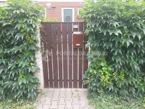 1/4 podíl na předzahrádce 32 m² v Praze 10 – Strašnice
