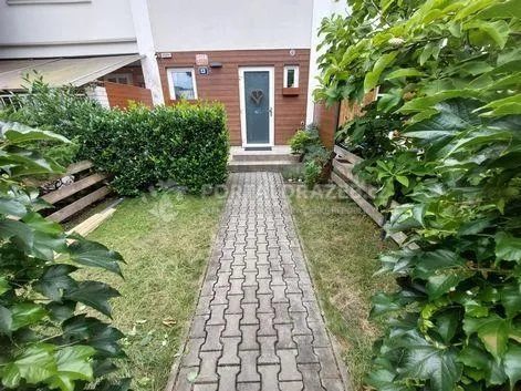 1/4 podíl na předzahrádce 32 m² v Praze 10 – Strašnice
