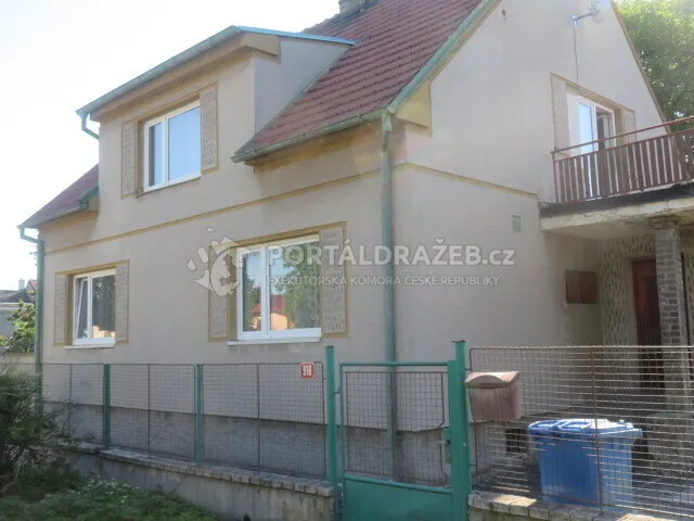 Dražba spoluvlastnického podílu ve výši 1/3 na rodinném domě se zahradou v obci Nové Strašecí, okr. Rakovník