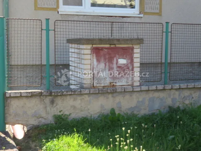 Dražba spoluvlastnického podílu ve výši 1/3 na rodinném domě se zahradou v obci Nové Strašecí, okr. Rakovník