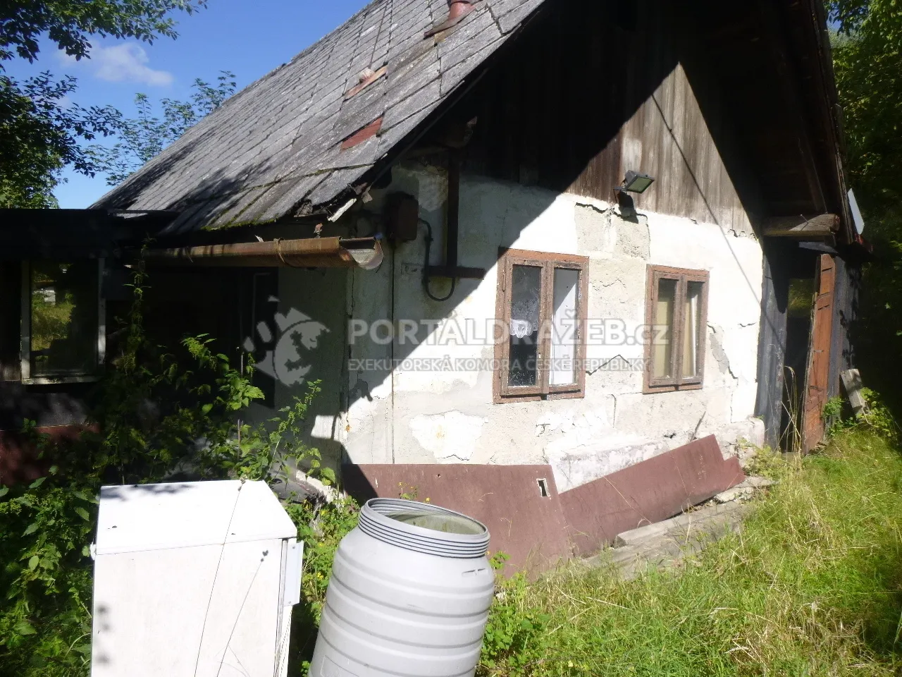 Rodinný dům a pozemek s neevidovaným objektem v obci Vsetín, okres Vsetín