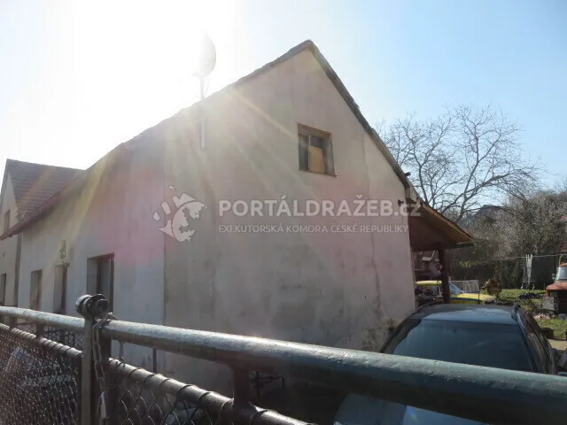 Dražba RD se zahradou v obci Dřínov, okres Mělník