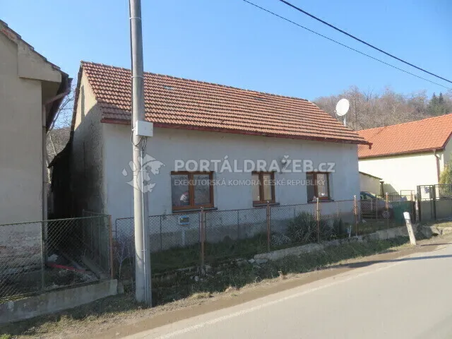 Dražba RD se zahradou v obci Dřínov, okres Mělník