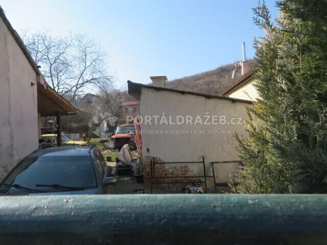 Dražba RD se zahradou v obci Dřínov, okres Mělník