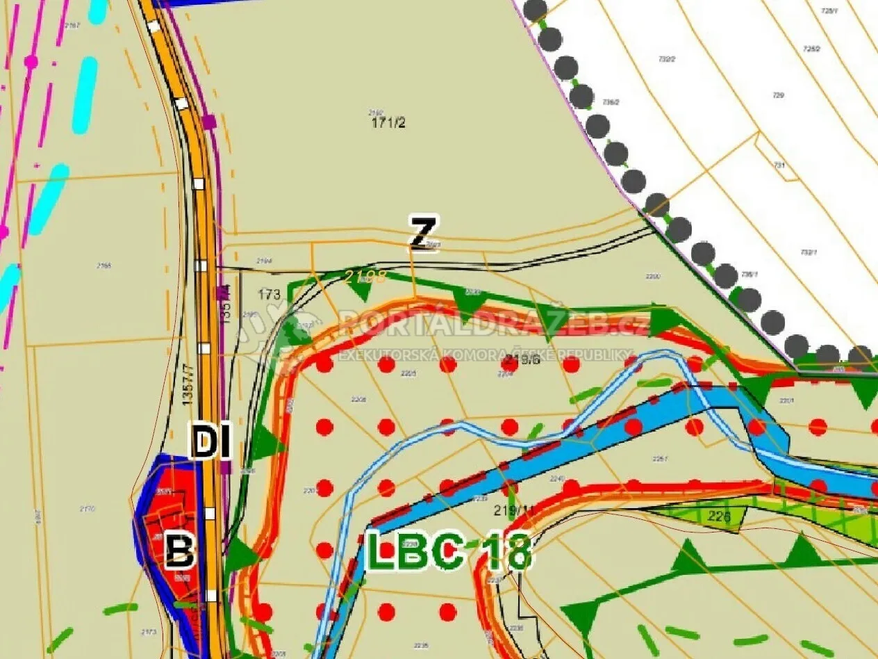 Pozemek o velikosti 1175m2, Jižná