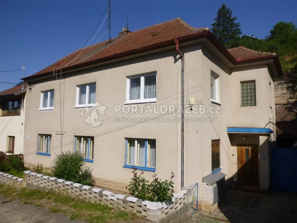 Dražba spoluvlastnického podílu ve výši 1/8 na rodinném domě se zahradou, okres Brno-venkov