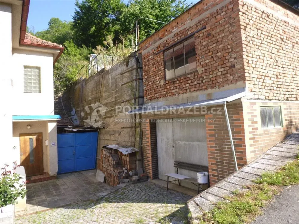 Dražba spoluvlastnického podílu ve výši 1/8 na rodinném domě se zahradou, okres Brno-venkov