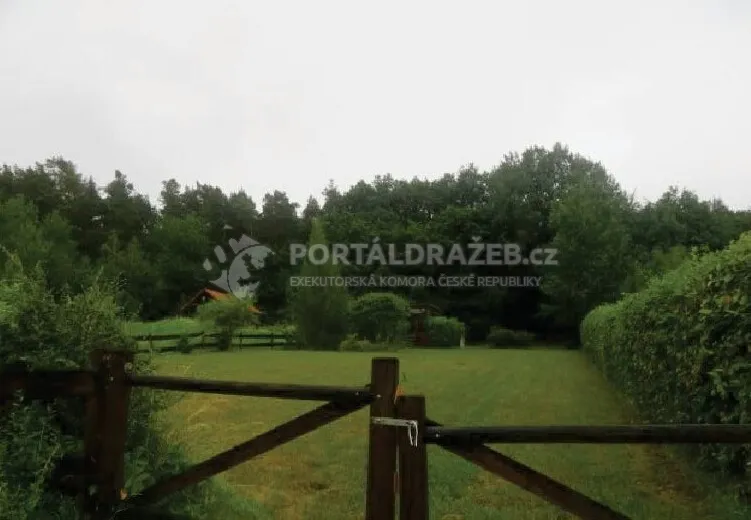 podíl 9/24 pozemku v k.ú. Řevnice, okres Praha - západ