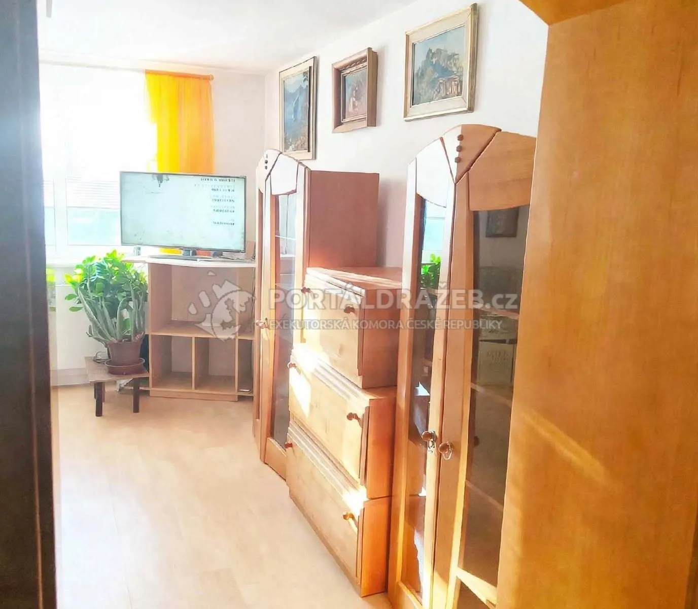 Byt 2+1 se sklepními prostory a společným dvorem