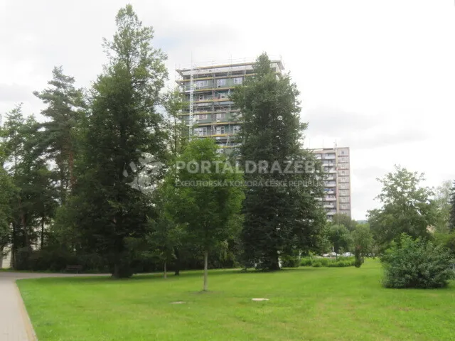Byt 4 + 1 v Třinci, Lidická 529, užitná plocha 78 m2 (+ lodžie 14 m2 a sklepní kóje 2,9 m2), s podílem na nebytovém prostoru