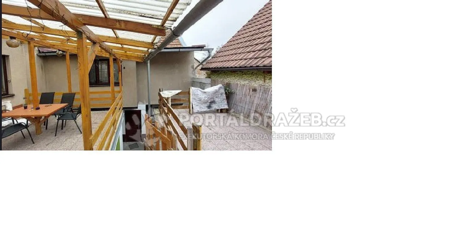 rodinný dům s pozemky, k.ú. Knovíz - podíl 1/32