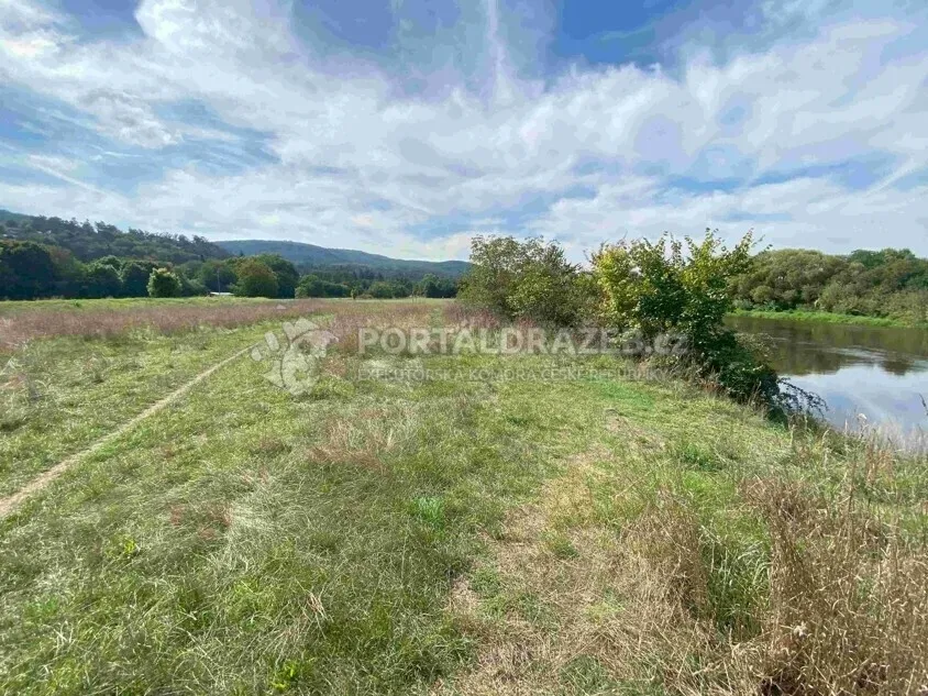 Pozemek o velikosti 601m2, Všenory