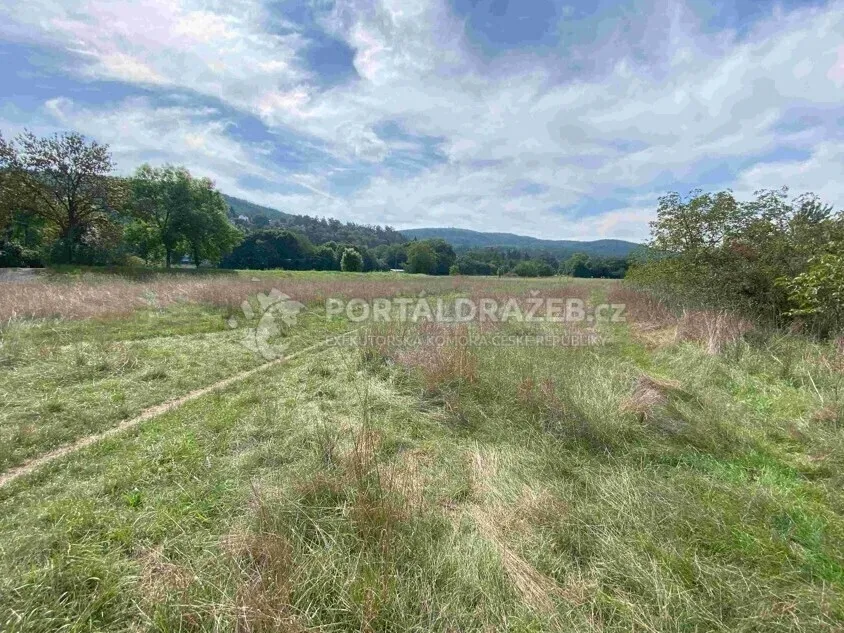 Pozemek o velikosti 601m2, Všenory
