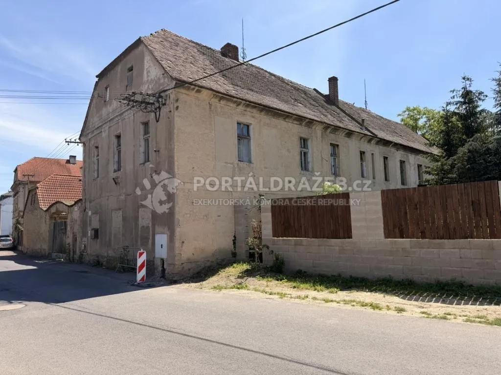 rodinný dům v obci Lahošť, okr. Teplice