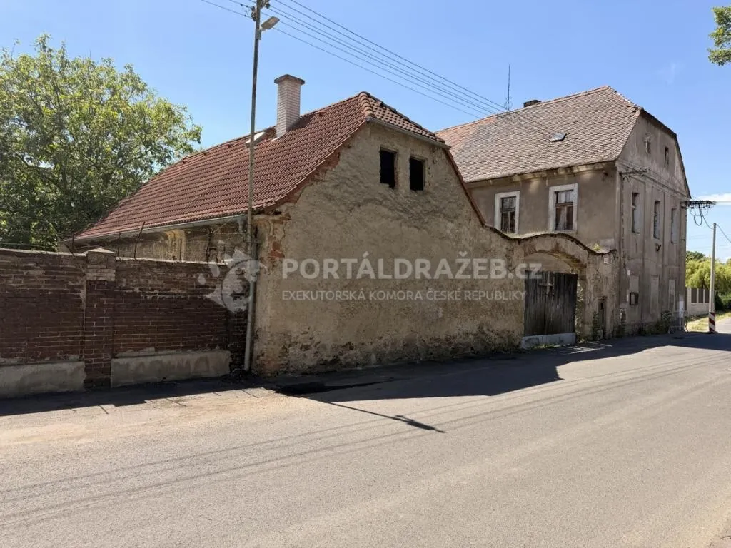 rodinný dům v obci Lahošť, okr. Teplice