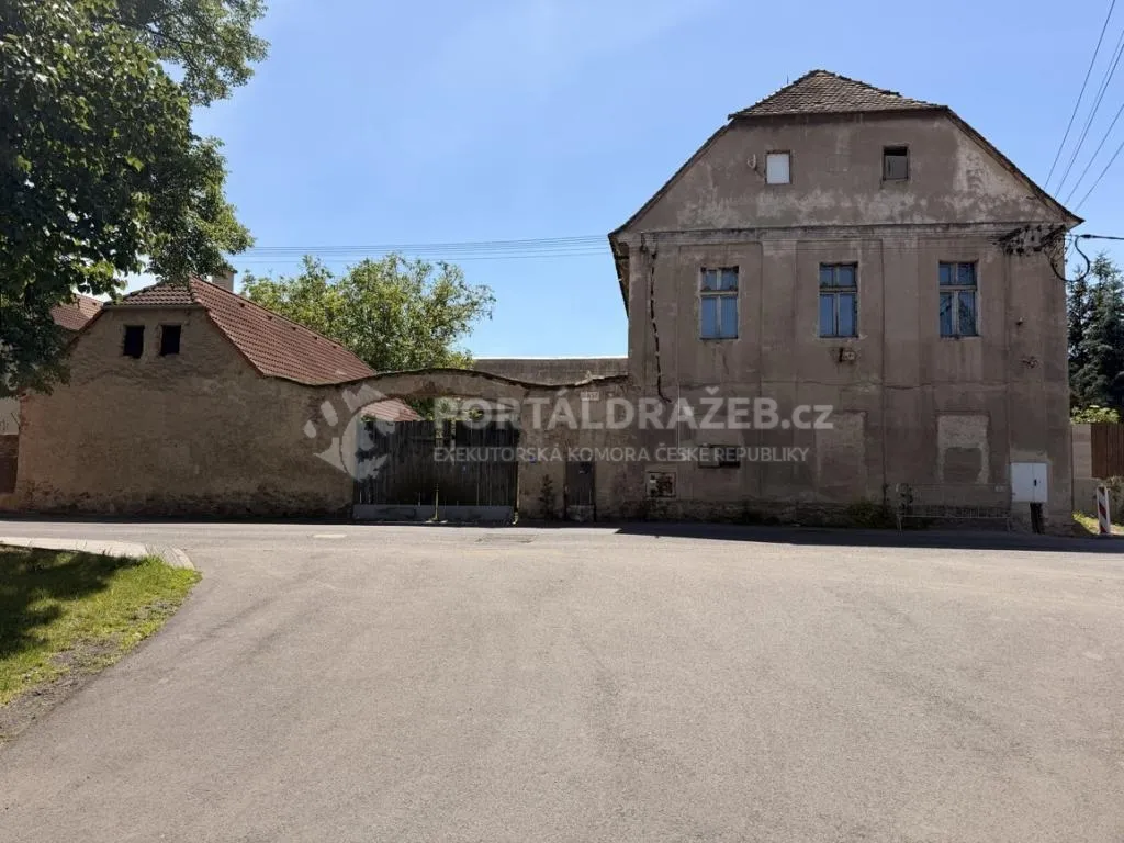rodinný dům v obci Lahošť, okr. Teplice