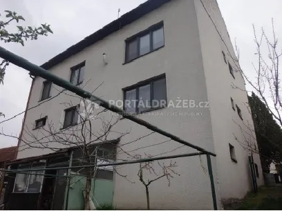 Dražba id. 1/2 rodinného domu v obci Veletiny, okres Uherské Hradiště