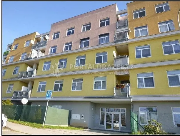 Dražba podílu 1/2 na bytové jednotce o dispozici 3+kk a podílu 1/68 na garáži v obci Milovice, KÚ Milovice nad Labem