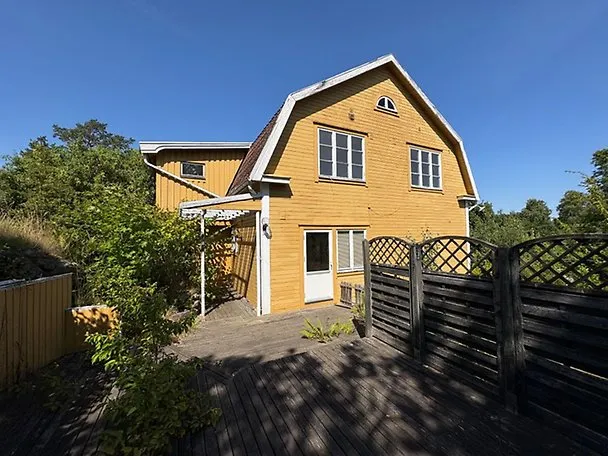 Hällaryd, Elisebergsvägen 49 A-B, Trensum