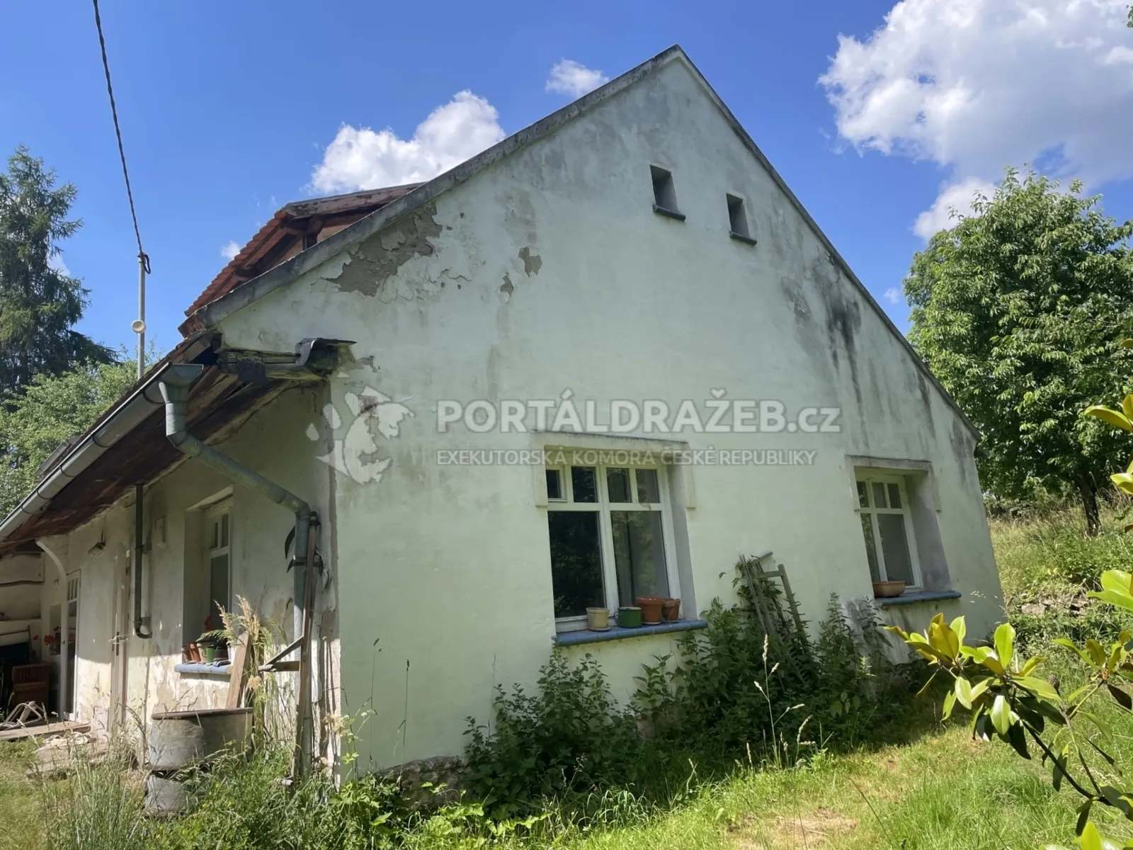 Rekreační objekt a pozemky - obec Olbramovice a Vrchotovy Janovice (okres Benešov) - podíl 1/2 !!!