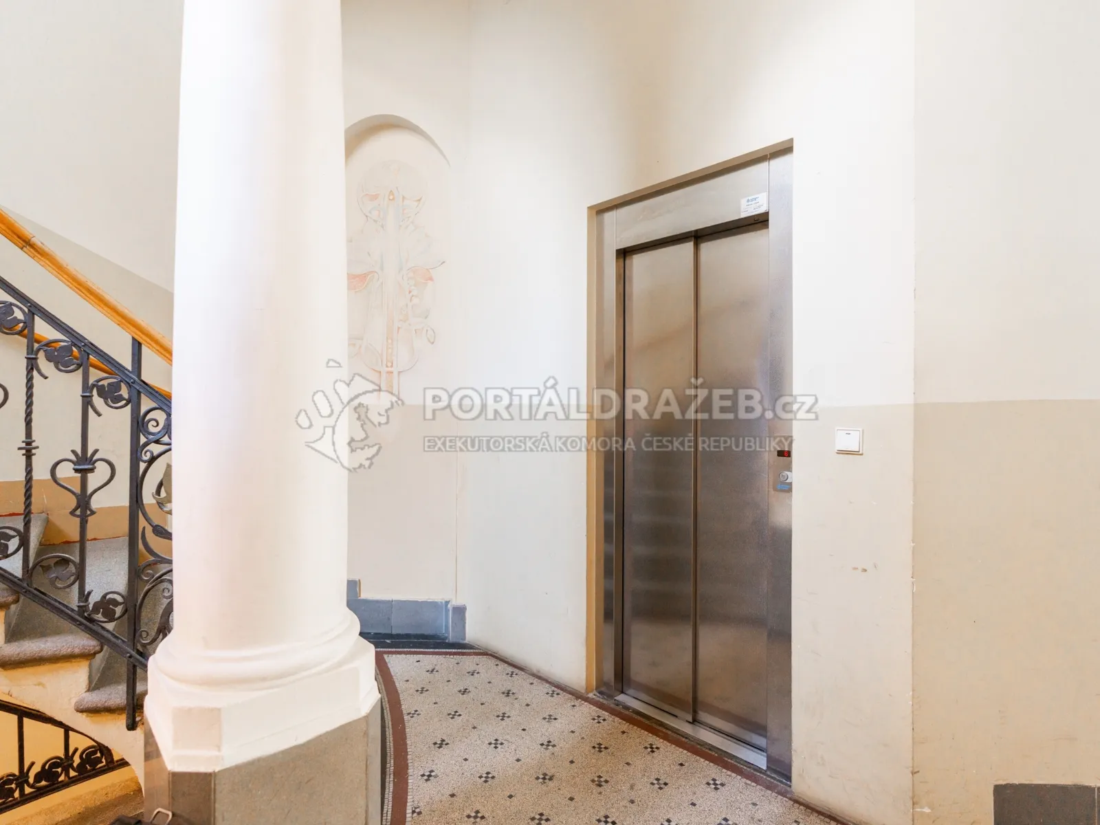 Bytový dům Pařížská 15, Praha