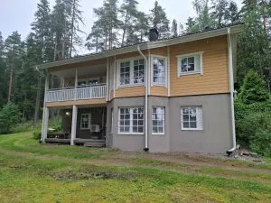 Ulosmitattu kiinteistö (0,5793 ha) rakennuksineen Mertiessä, Kärkölässä