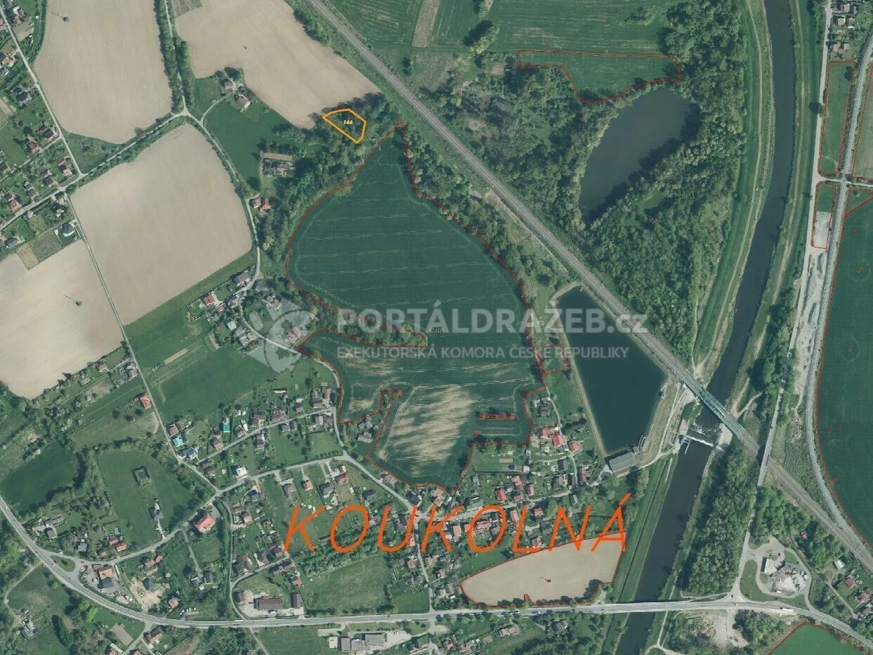 Pozemek o velikosti 1844m2, Koukolná