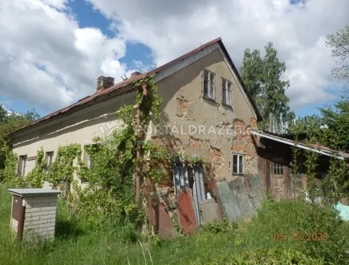Spoluvlastnický podíl ve výši 2/6 na rodinném domu v obci Skalice u České Lípy, okres Česká Lípa