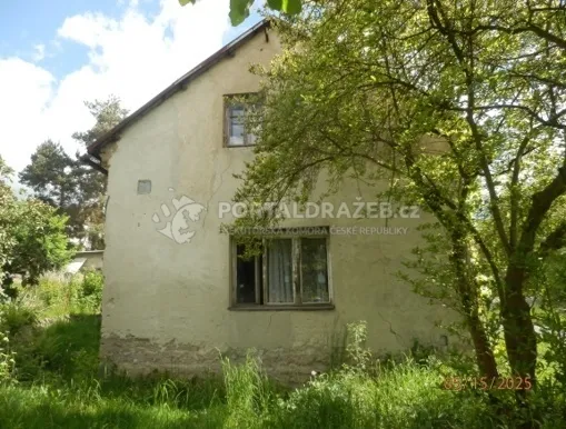 Spoluvlastnický podíl ve výši 2/6 na rodinném domu v obci Skalice u České Lípy, okres Česká Lípa