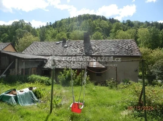 Spoluvlastnický podíl ve výši 2/6 na rodinném domu v obci Skalice u České Lípy, okres Česká Lípa