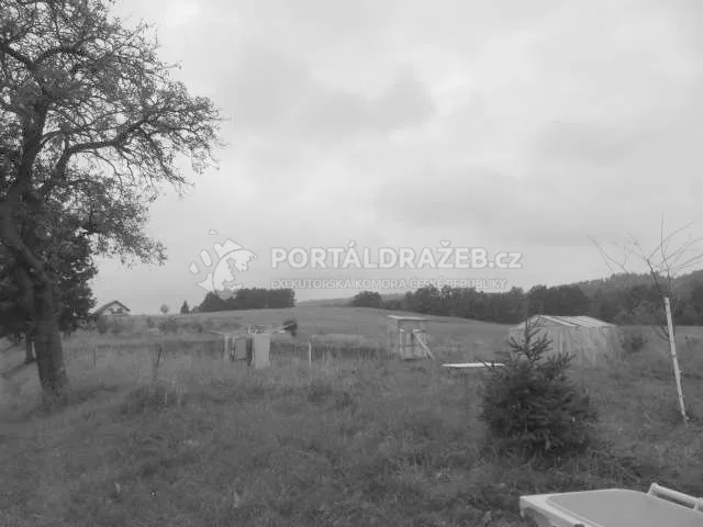 Stavba s garáží, hospodářským zázemím a souborem pozemků v k.ú. Stožice, Strakonice