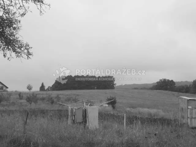 Stavba s garáží, hospodářským zázemím a souborem pozemků v k.ú. Stožice, Strakonice